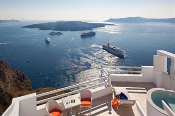 Adamant Suites in Santorini